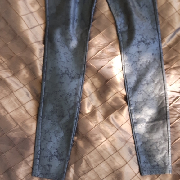 NWOT Suzy Shier Faux Leather Leggings – Size TP/XS - Picture 11 of 14